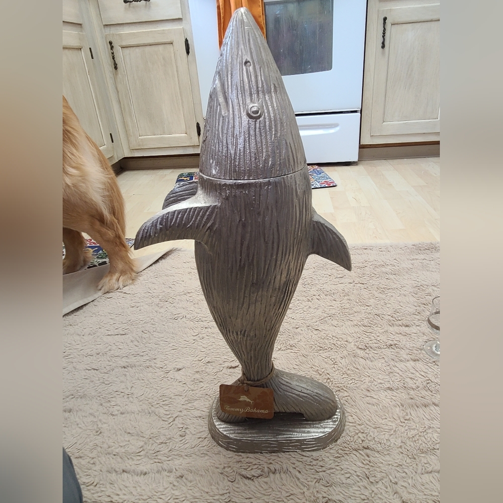 Tommy Bahama Gray Textured Shark Figurine Shaker, Rare, Mussing Shaker Bttle - Picture 11 of 11